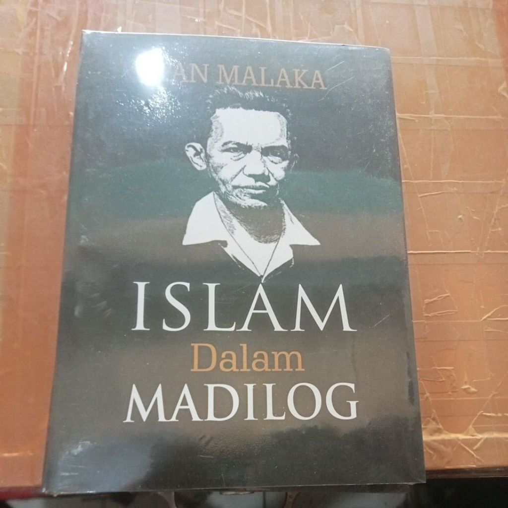 BUKU ISLAM DALAM MADILOG