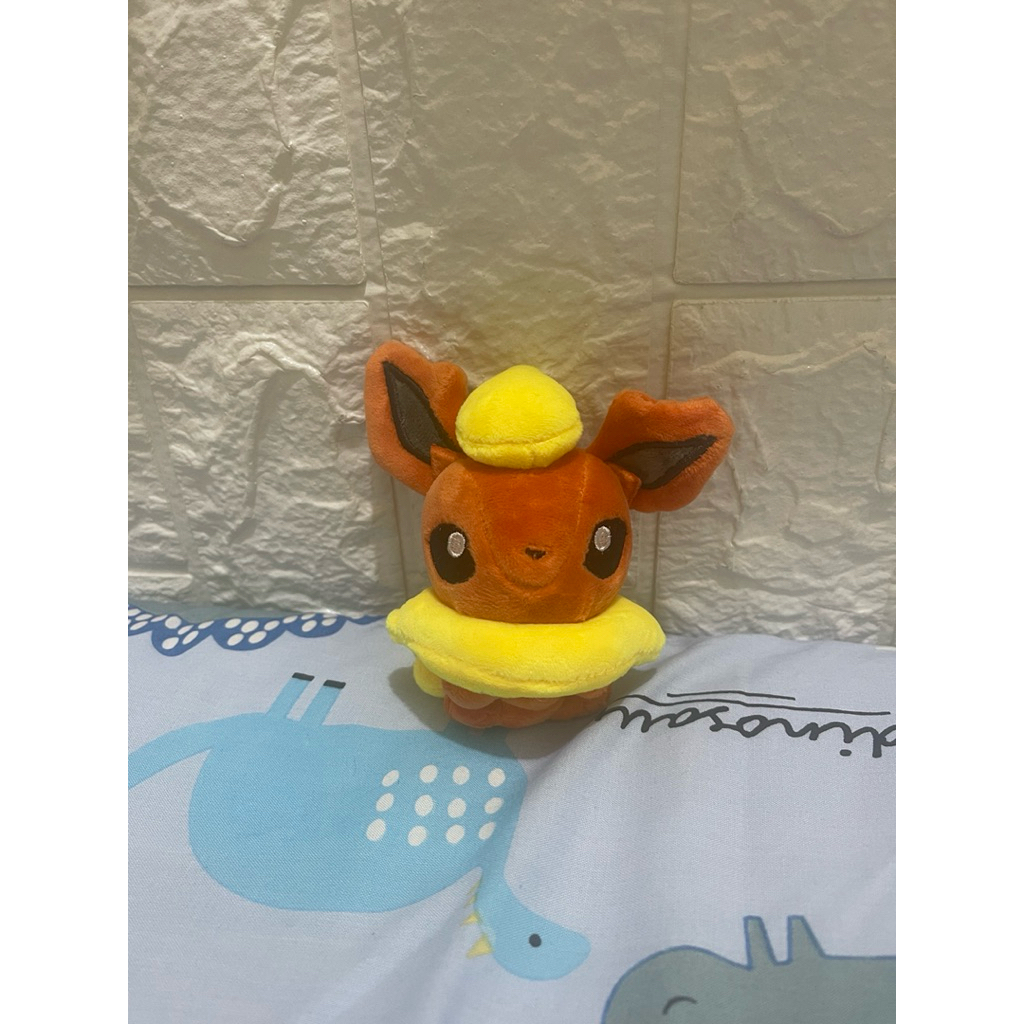 flareon keychain doll