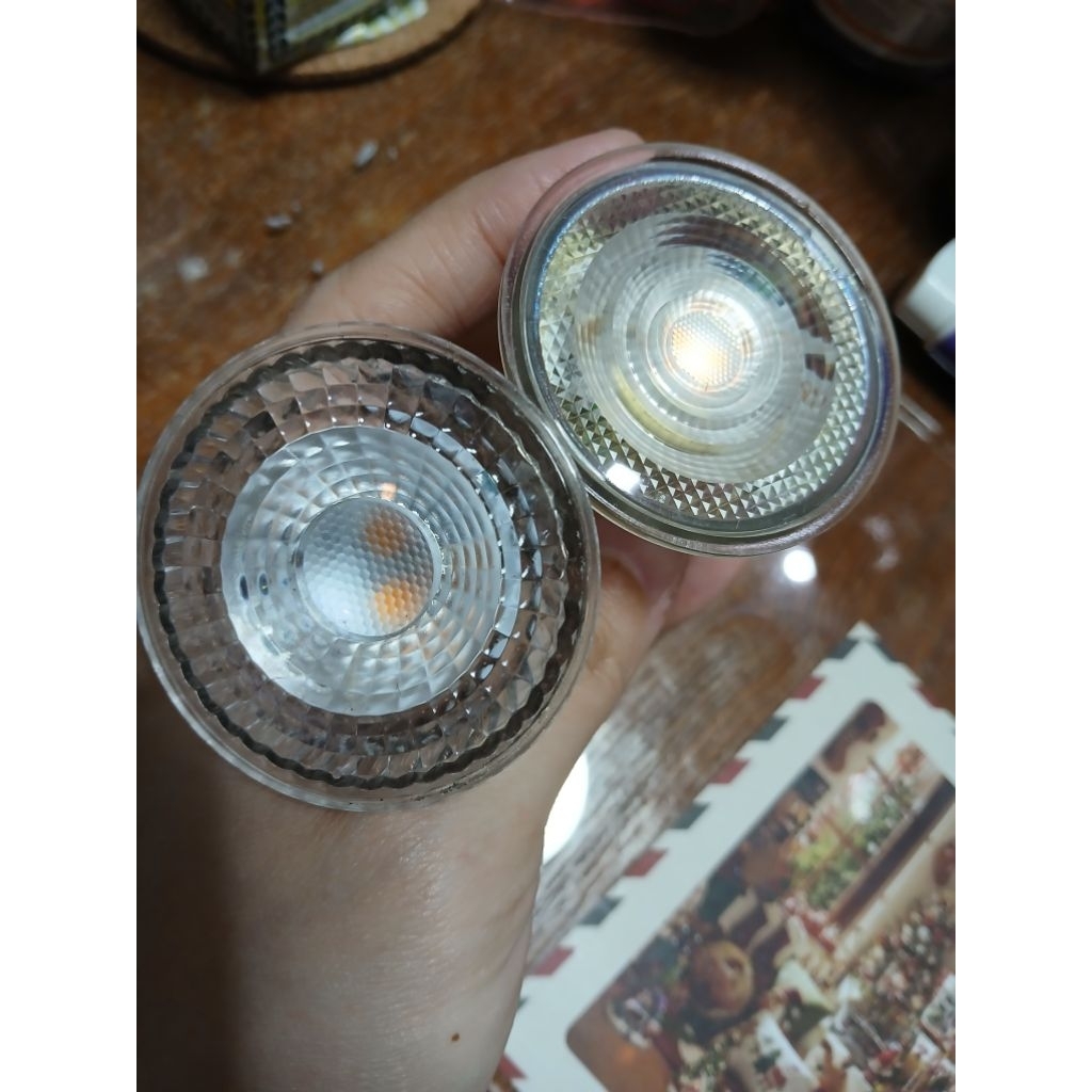 Lampu spot LED GU10 sudut 36derajat sinar kuning 2700K bohlam lampu