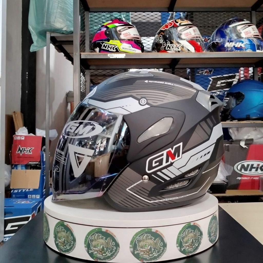 HELM GM FIGHTER SR MOTIF VENDER BLACK SILVER DOFF SINGLE VISOR PELANGI
