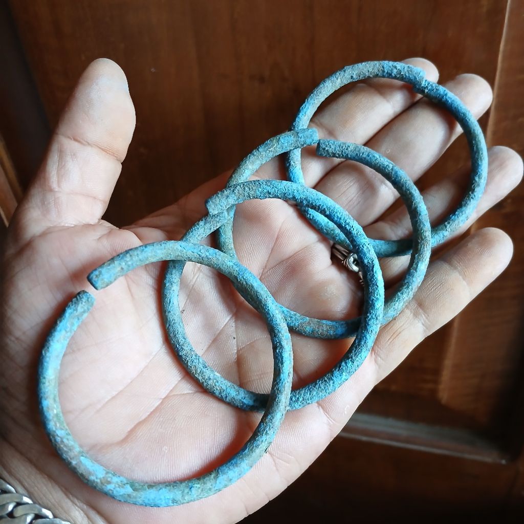 Koleksi Temuan Galian Tanah 4 Biji Gelang Binggel Perunggu KUNO