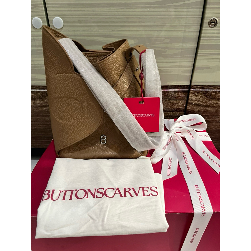 The Britney Bag Medium Original Buttonscarves