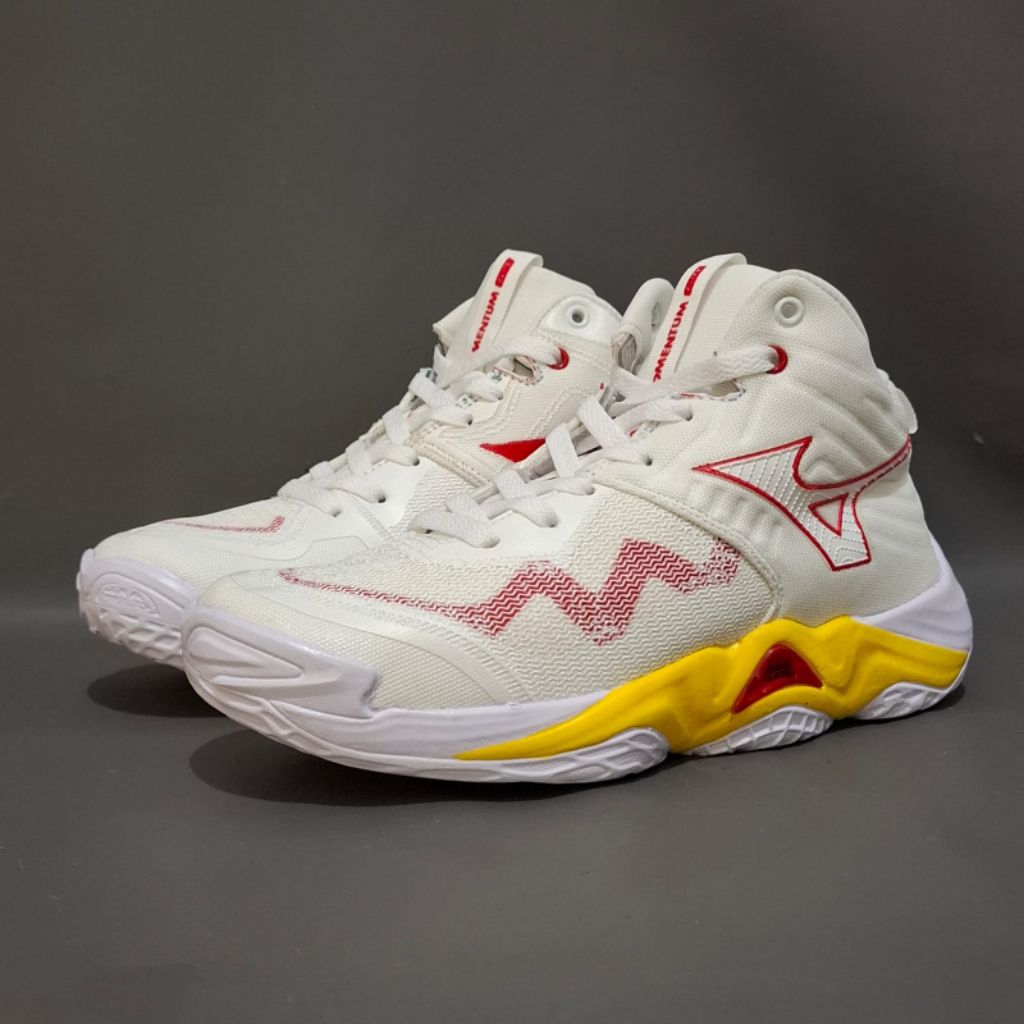 sepatu volly ball momentum 4 sepatu volly pria terbaru sepatu volly nurah bisa cod