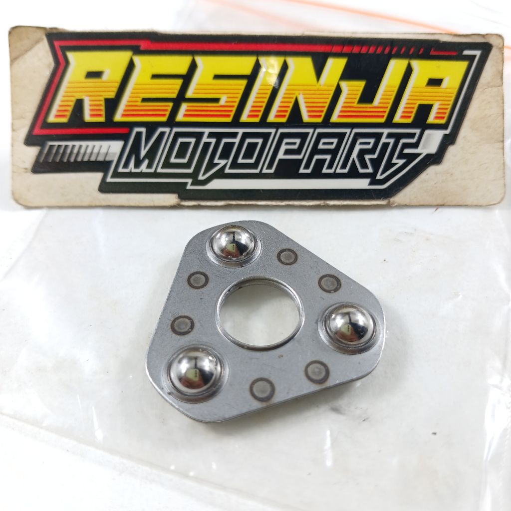 Retainer Pelor Segitiga Stelan Kopling Kawasaki Kaze Blitz R Edge Athlete ZX130 Original Kawasaki