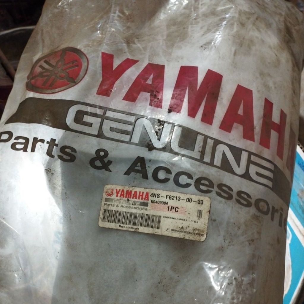 Batok Lampu Depan FizR Cakram Hitan Batok Lampu Depan Cakram Fizr Original Yamaha  Cover Lampu Depan