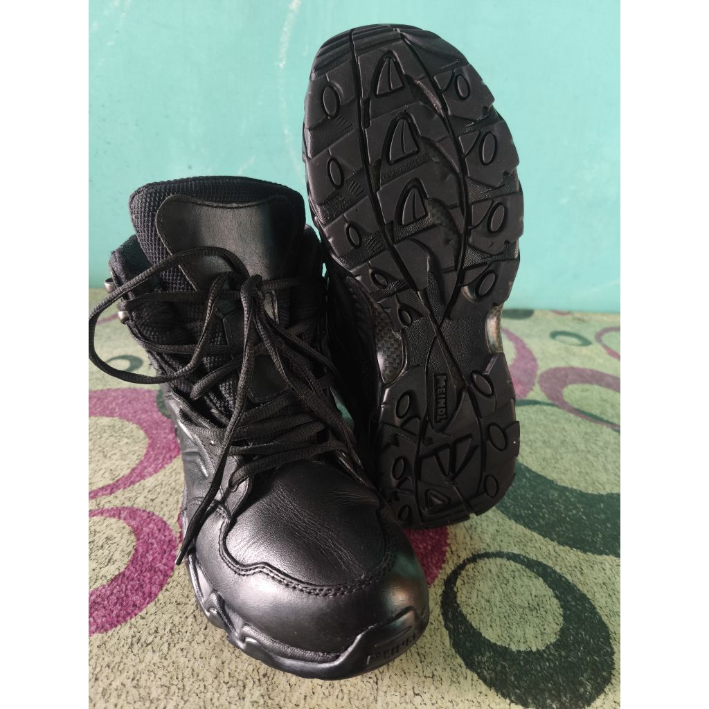 Sepatu Outdoor Meindl Carbon