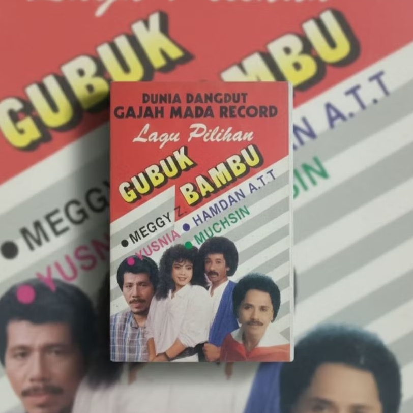 Kaset Dangdut Lagu Pilihan Gubuk Bambu (Cover Samping Ada Bekas Stiker) / Meggy Z, Hamdan ATT, Muchs