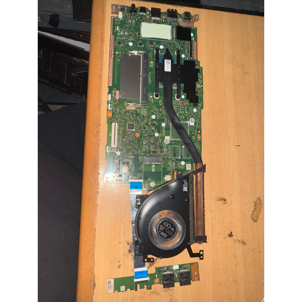 mainbord Asus vivobook 15 -K513E core i7 gen 12 kondisi mati