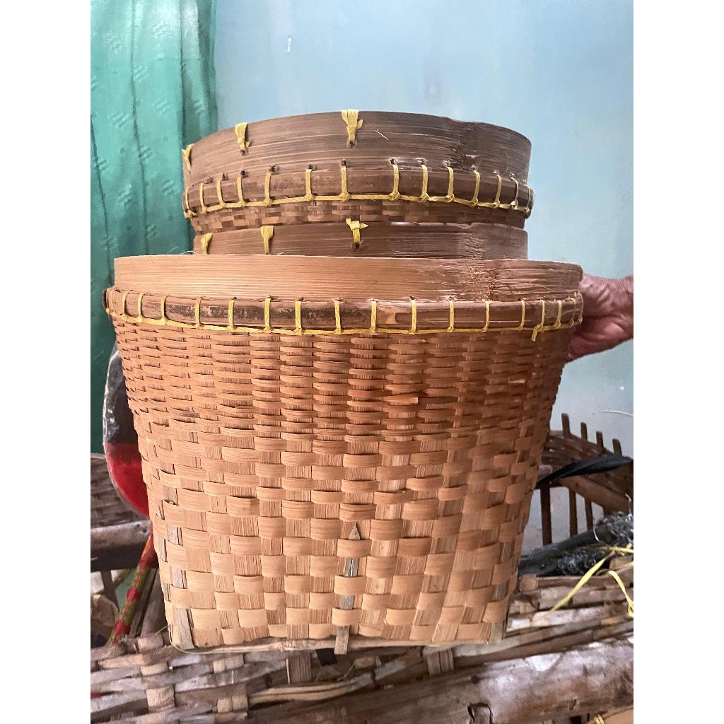 Tenggok keranjang rinjing bambu besar tradisional
