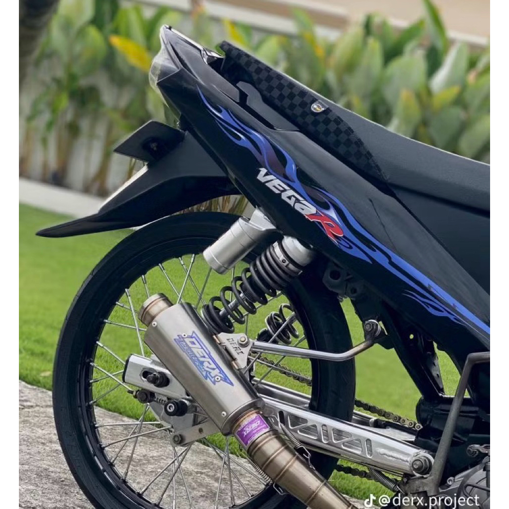 STRIPING API VEGA R OLD LAMA STIKER
