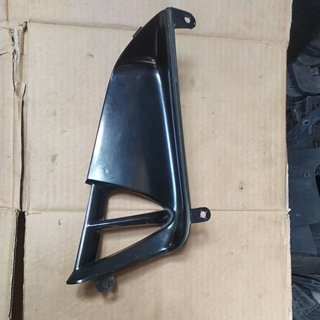 cover angin sayap dalam Supra x 125 Betmen kanan bekas original