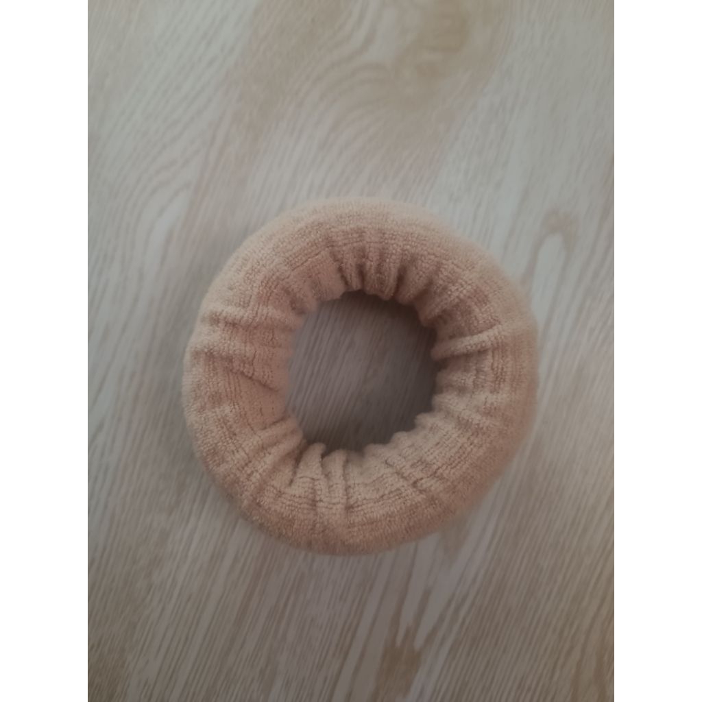 [PRELOVED] Ikat Rambut Donat Sedang Diameter 9,5cm