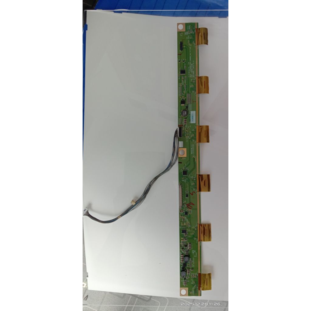 T CON TICON TV LG 22LN4000 KONDISI NORMAL