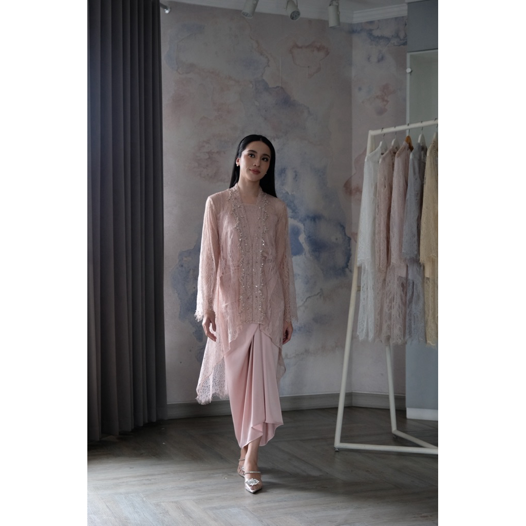 Kebaya Modern in Soft Pink