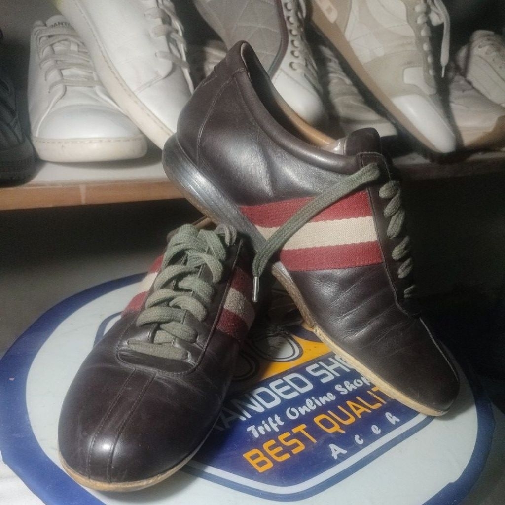 sepatu sneaker bally