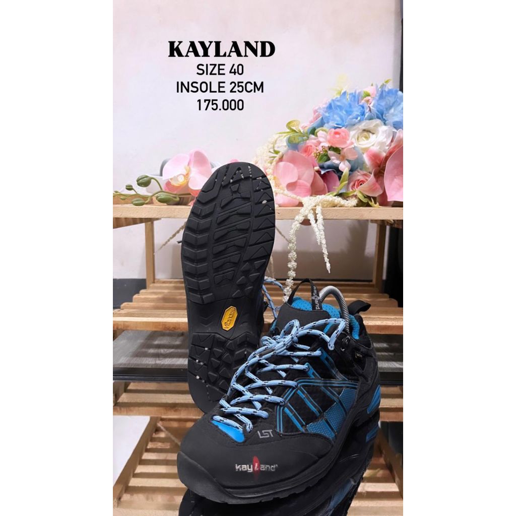 Sepatu Gunung Second Original Size 40-43+ Admin