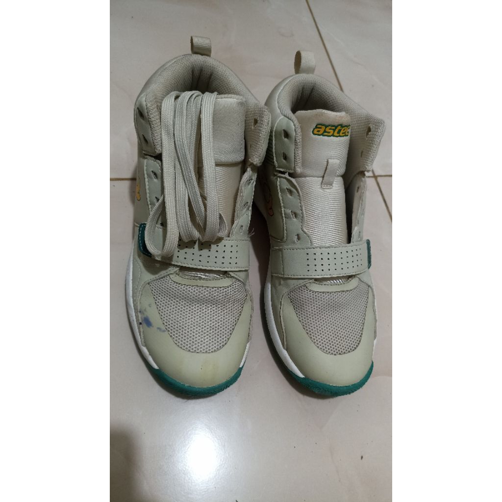 Preloved Sepatu Basket Astec ukuran 42