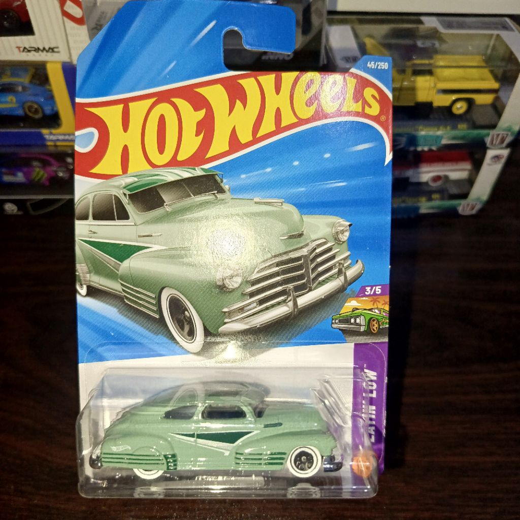  Hot Wheels '41 Willys Coupe Latin Low Hijau