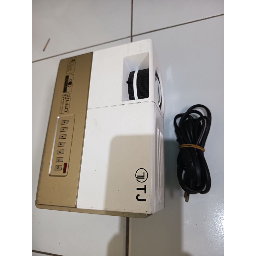 proyektor mini led, model TJ600D, bekas normal