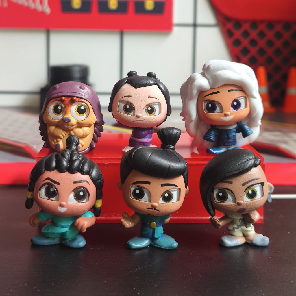 Mainan Mini Figure Disney Doorables Raya And The Last Dragon Series 12 (Satuan) Original