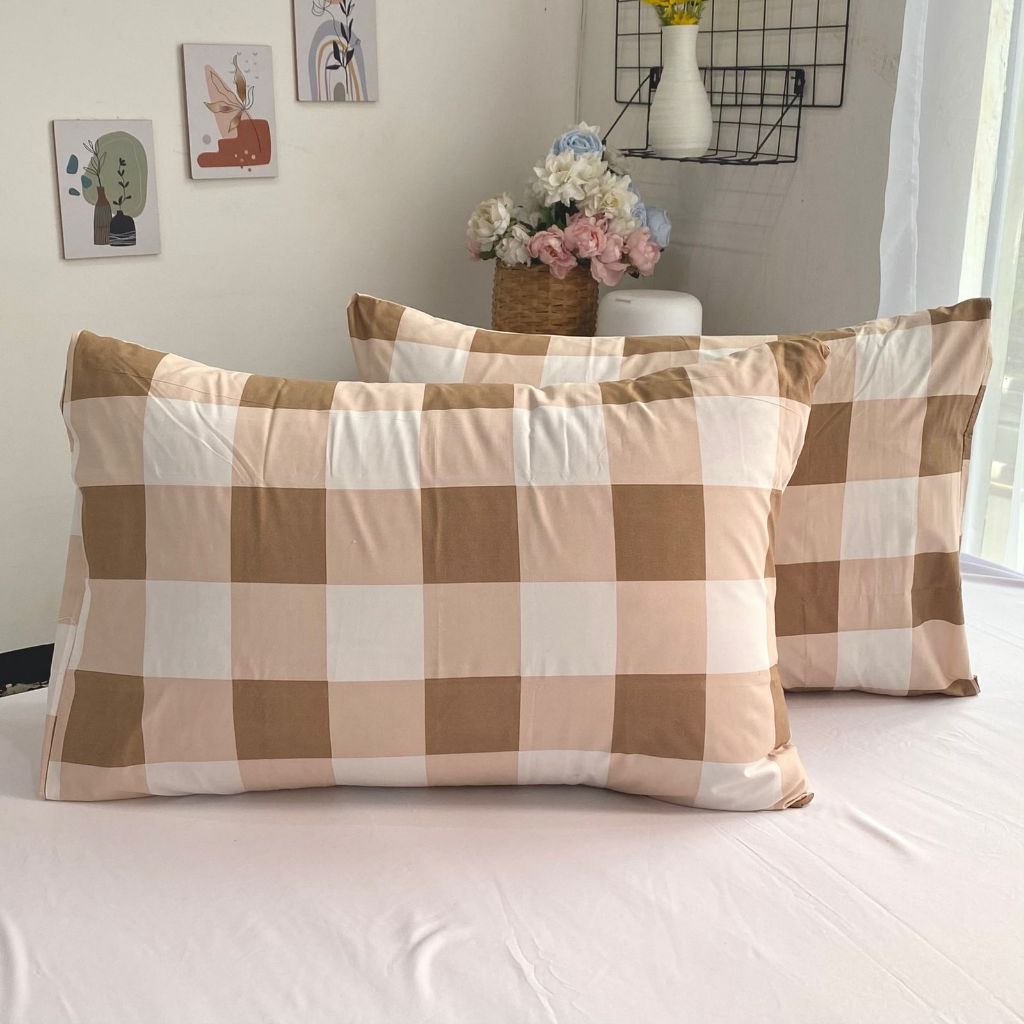 Diva Linen 2 Sarung Bantal Bahan Microtex Motif Kotak Kotak - Hikaru