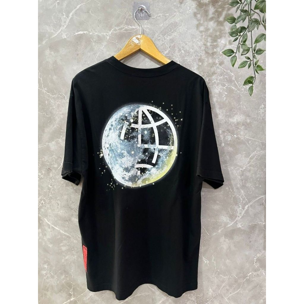 KAOS TSHIRT LMC – MOON GLOBE TEE (BLACK)