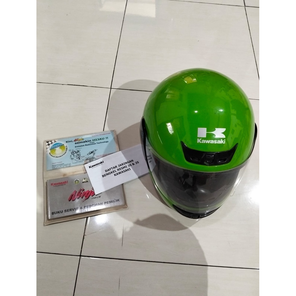 helm dan buku panduan ninja ss