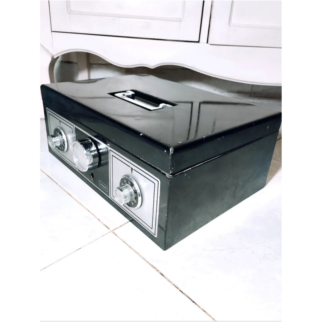 Vintage 1950s/60s Uchida Yoko Portable Safe/Cash Box, made in Japan