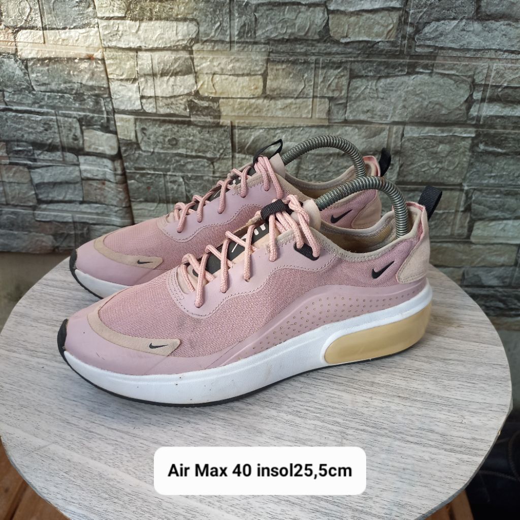 Sepatu runing cewek Nike AirMax original size40 insol25,5cm