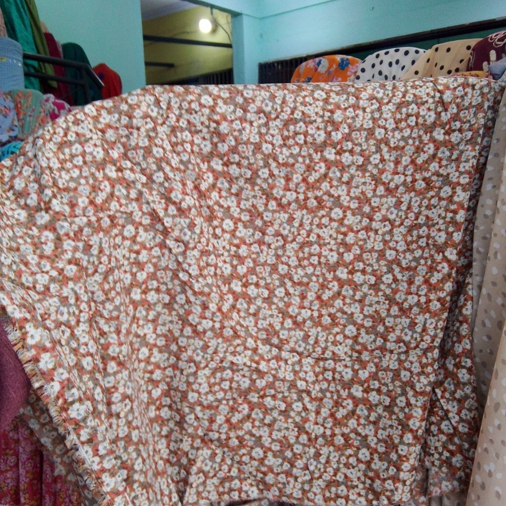 Kain Wolfis / Wolpeach Motif Bunga Kecil (Ditsy) Meteran - Bahan Gamis, Tunik & Jilbab Premium Aj