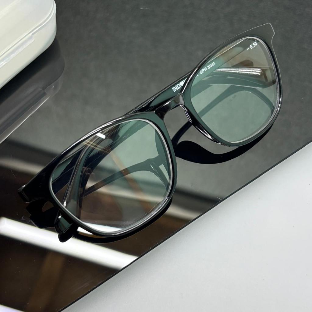 Kacamata Minus Antiradiasi Pria Wanita Lensa Bening Transparan Frame Kotak Ringan & Stylish