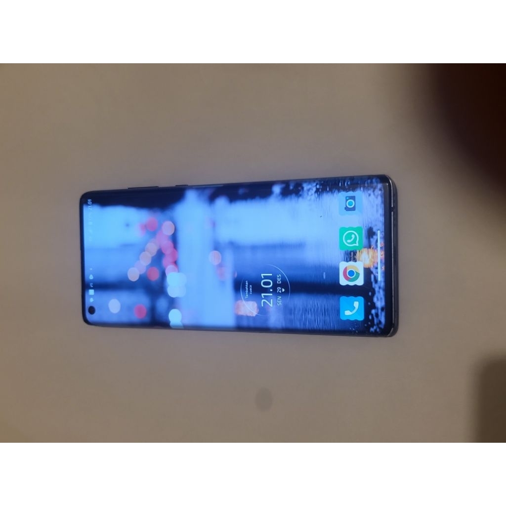 Motorola Edge Plus 2020 12/256gb yang belum bea cukai