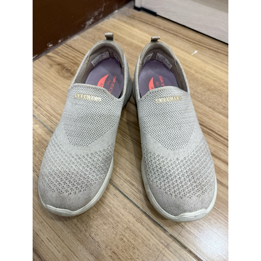 PRELOVED SEPATU SKECHERS AIR COOLED ARCHFIT SIZE 37