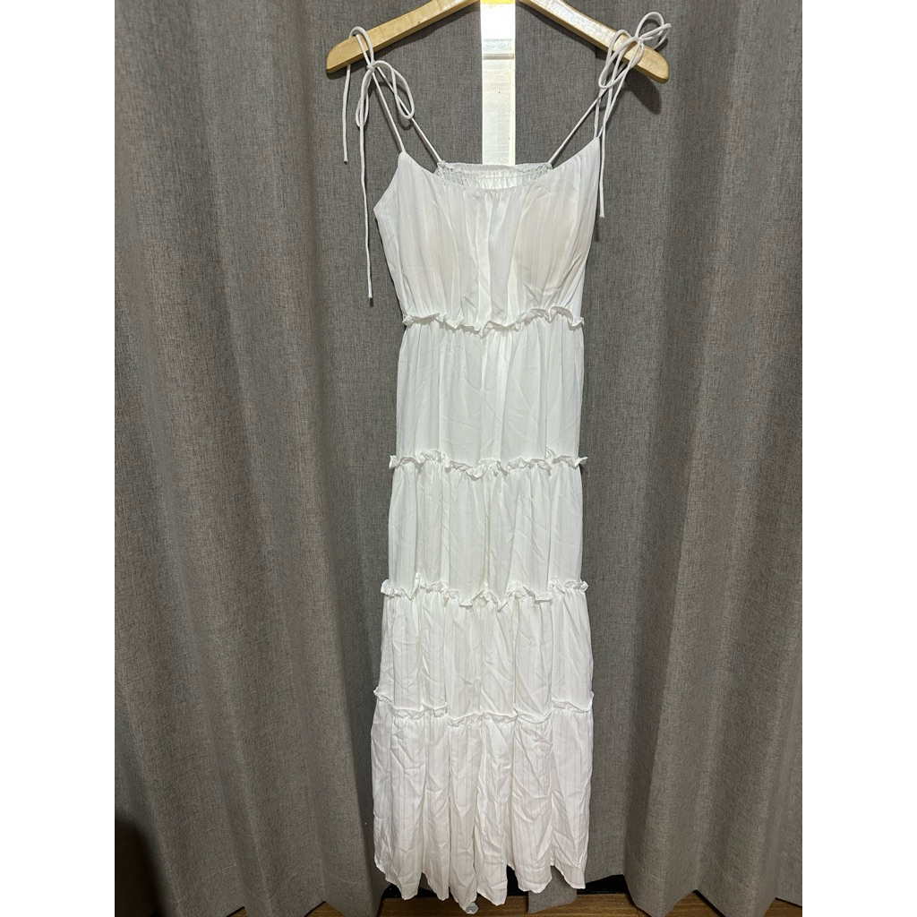 Dress Panjang Putih Pantai Rumbai