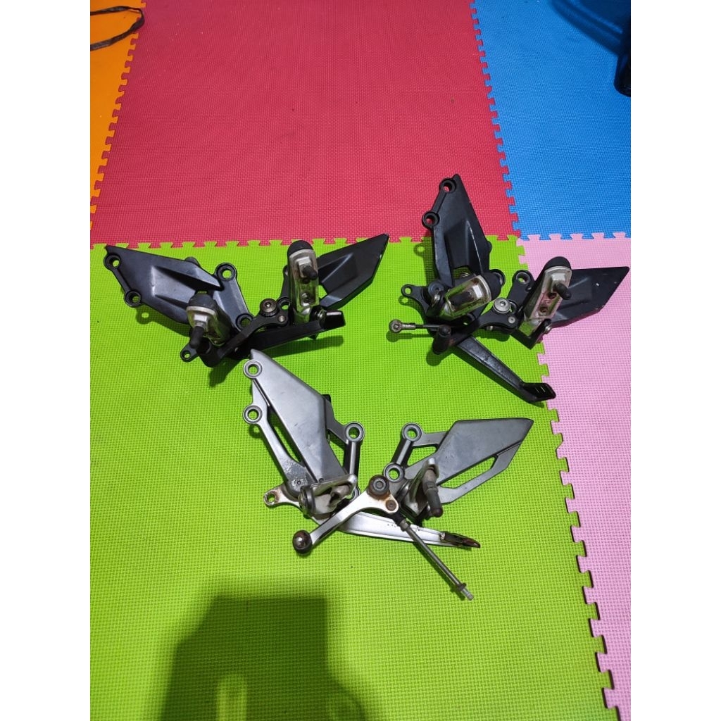 FOOTSTEP, POSTEP, STEP DEPAN NINJA Z250 Fi,250 KARBU, POSTEP BELAKANG Z250 FI ORIGINAL