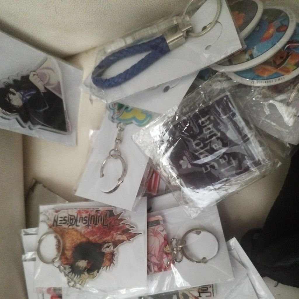 Keychain Gantungan Kunci Ganci Bonus Komik Gramed Elex M&C