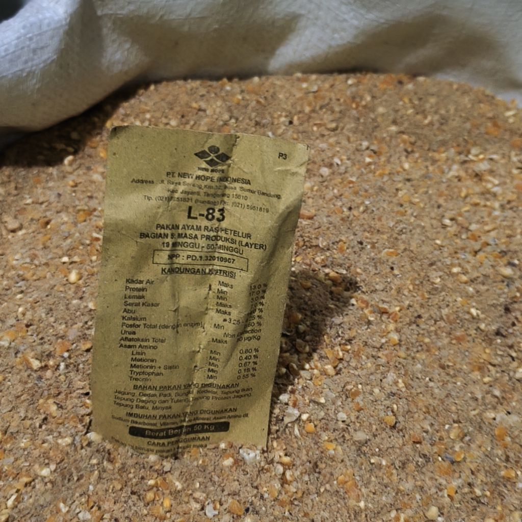 pakan L 83 ayam petelur produksi/repack 1 kg