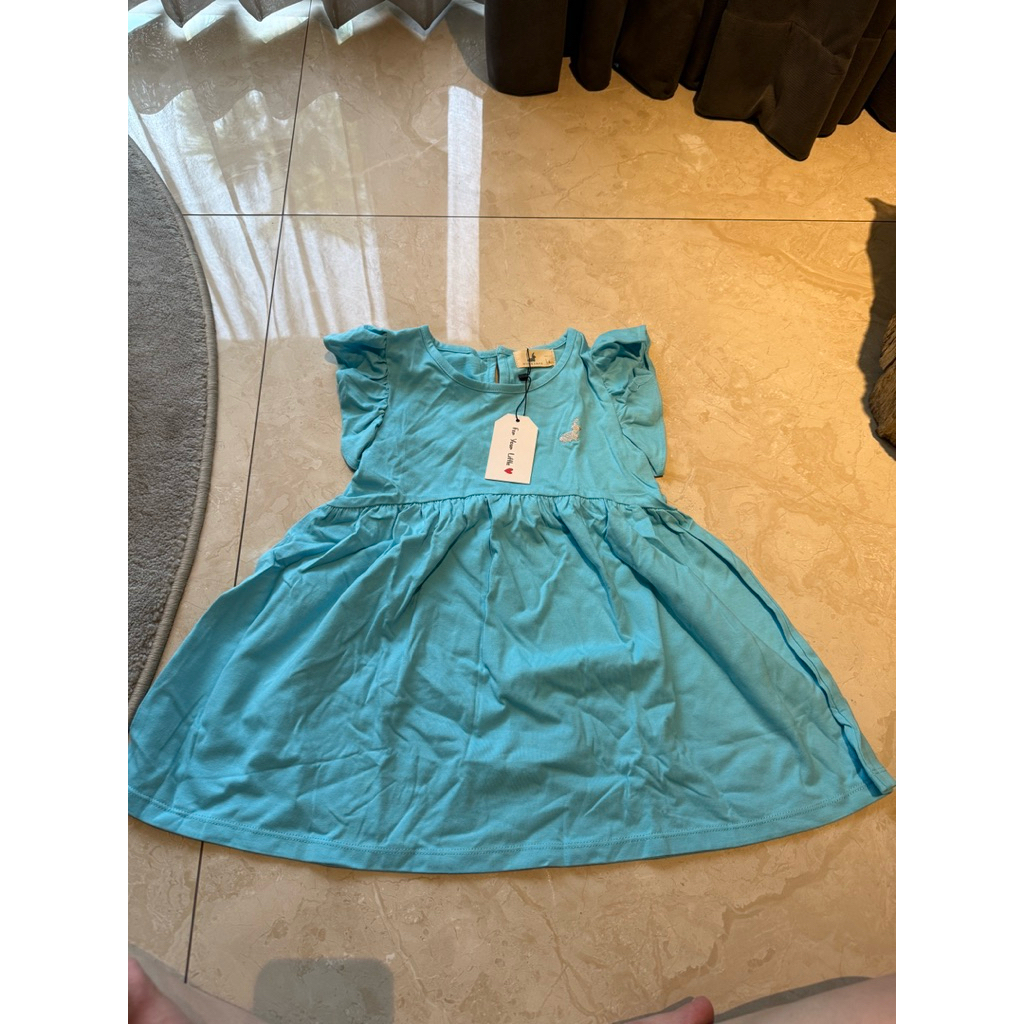 DRESS MOURACE NEVER BEEN USED