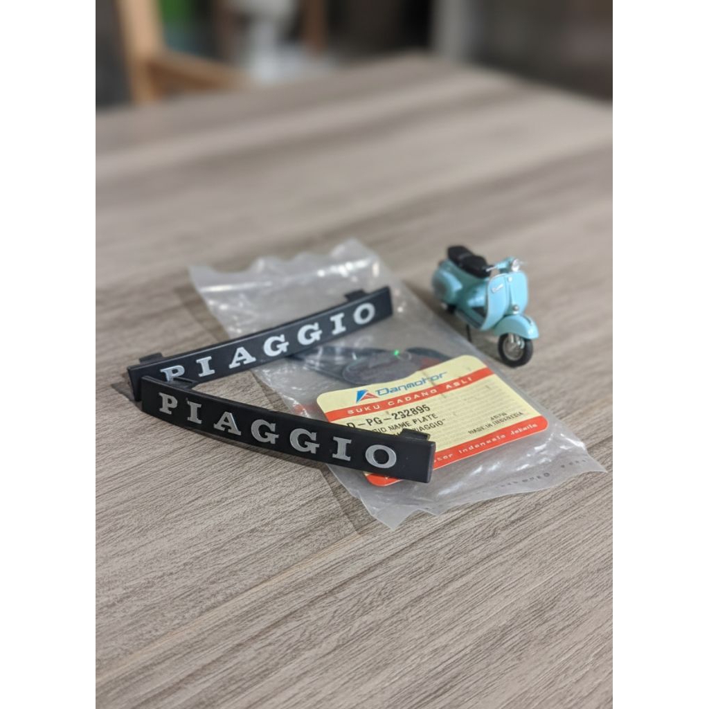 Emblem Piaggio Vespa Excel DANMOTOR