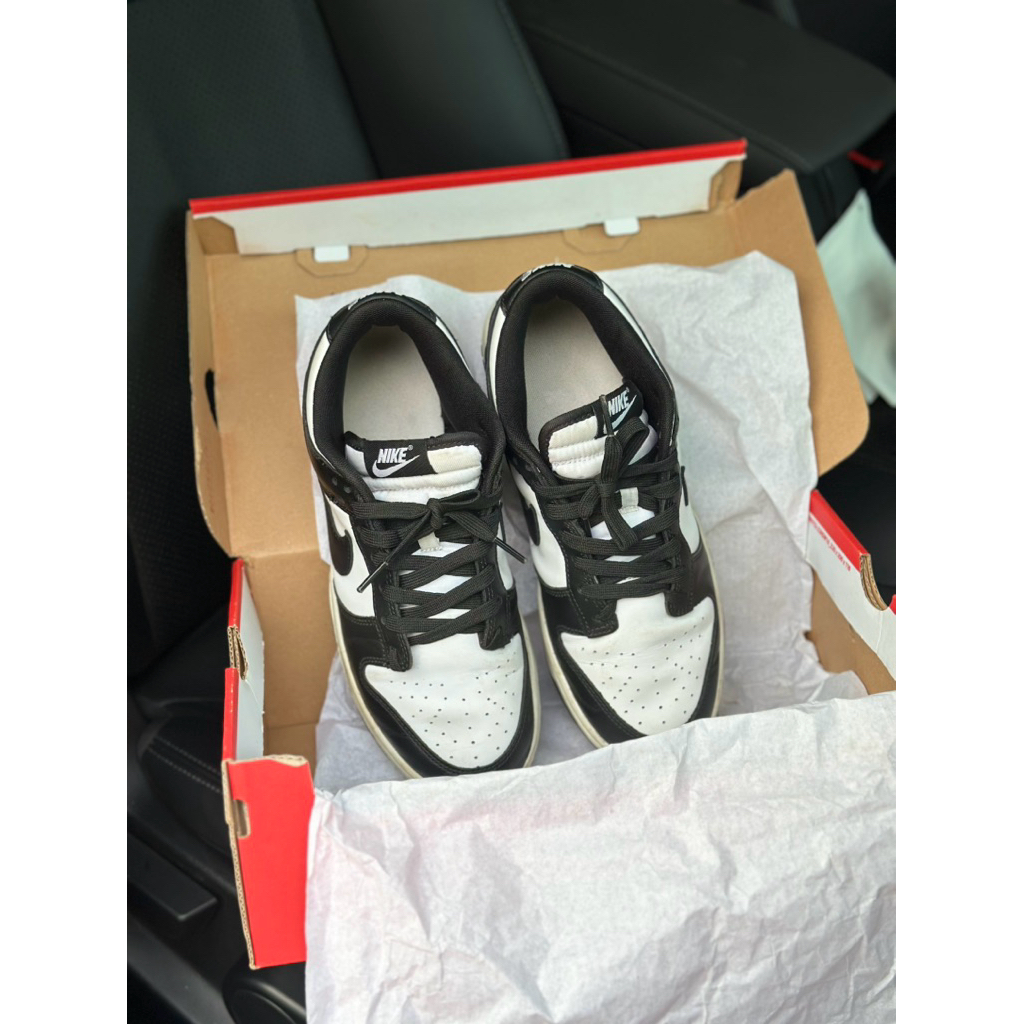 Preloved Nike Dunk Panda Low