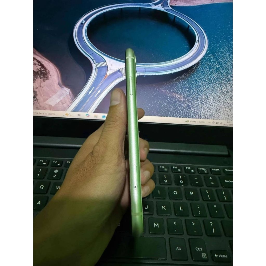 iPhone 11 64GB Second Likenew  Ex iBox