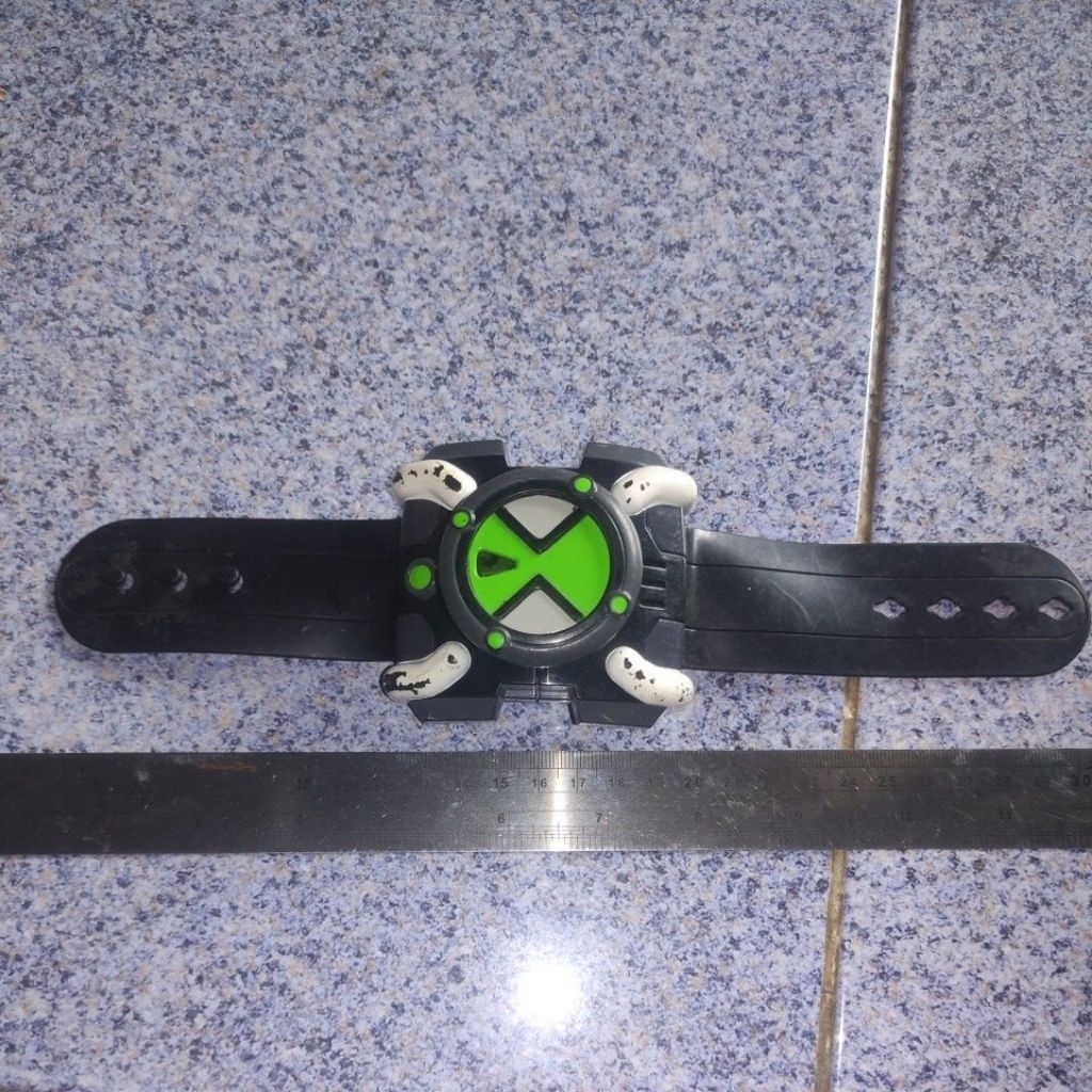 Bandai Ben 10 Omnitrix Watch Light Jam Ben10