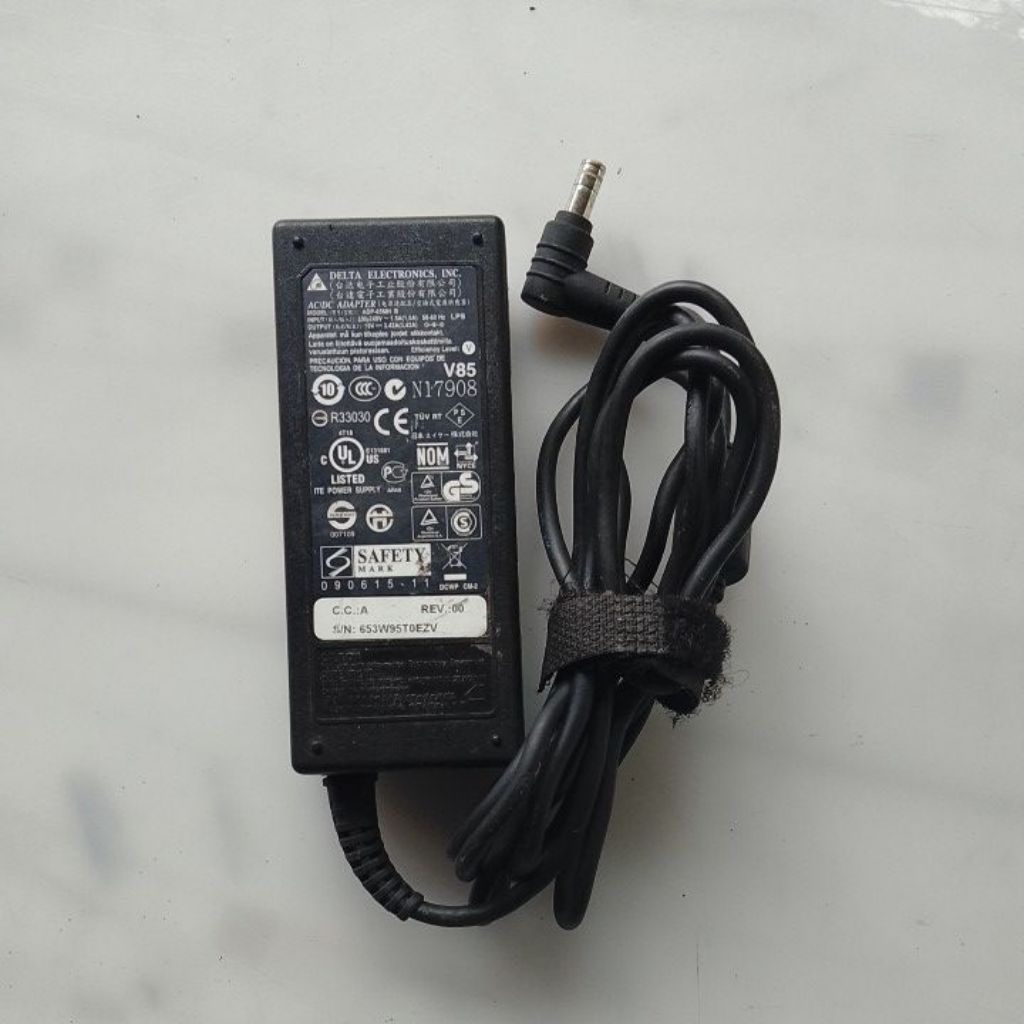 Adaptor 19 Volt 3.42 A