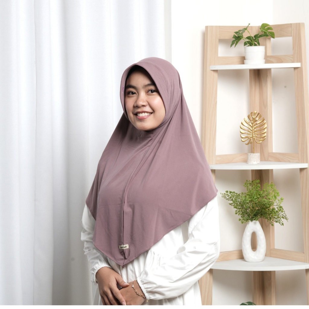 Jamilah Hijab Daily 80 – Hijab Jersey Lembut Nyaman Bergo Instant Jamilah Daily