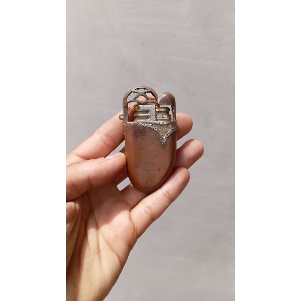 Korek gas antik kuno