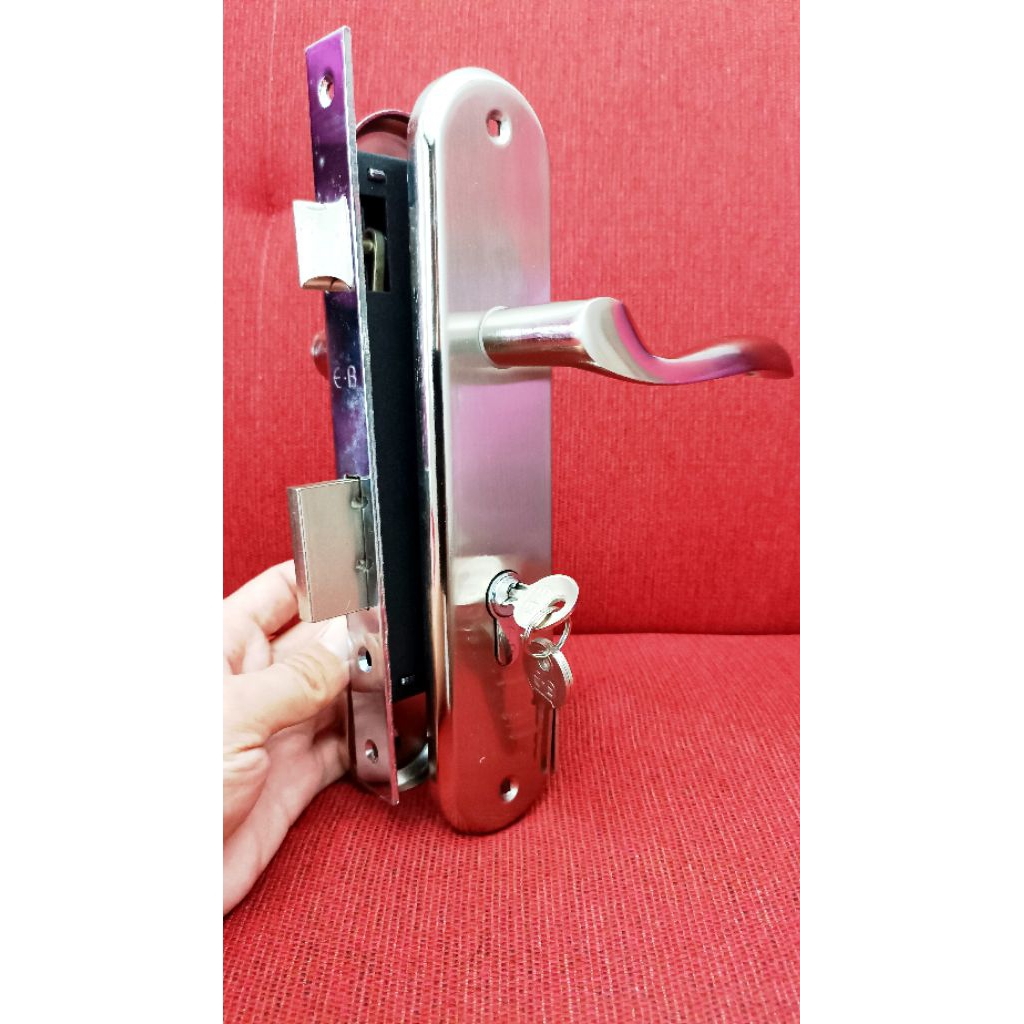 Selot & Handle Pintu Bahan Bagus Set