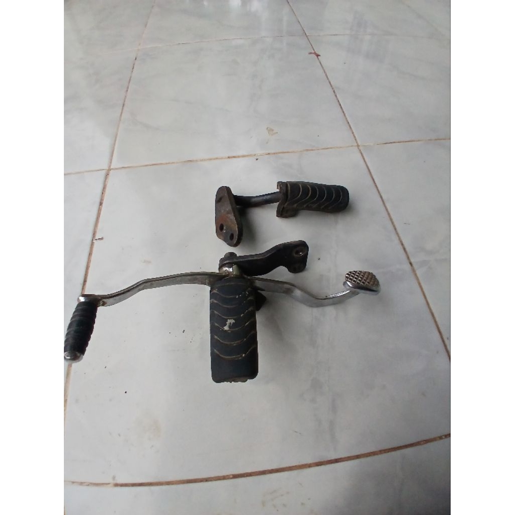 POSTEP STEP DEPAN PIJAKAN KAKI  SATRIA FU ORIGINAL