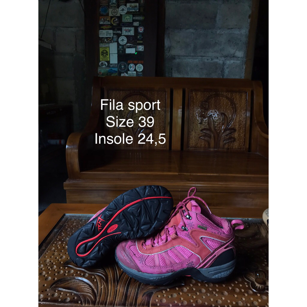 sepatu gunung second