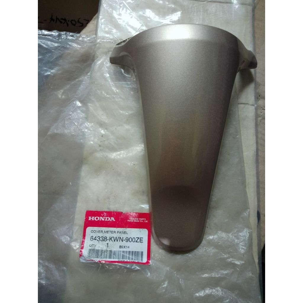 cover tutup dek tengah spidometer PCX CBU Thailand 125 150 old kode part 64338-KWN-900ZE