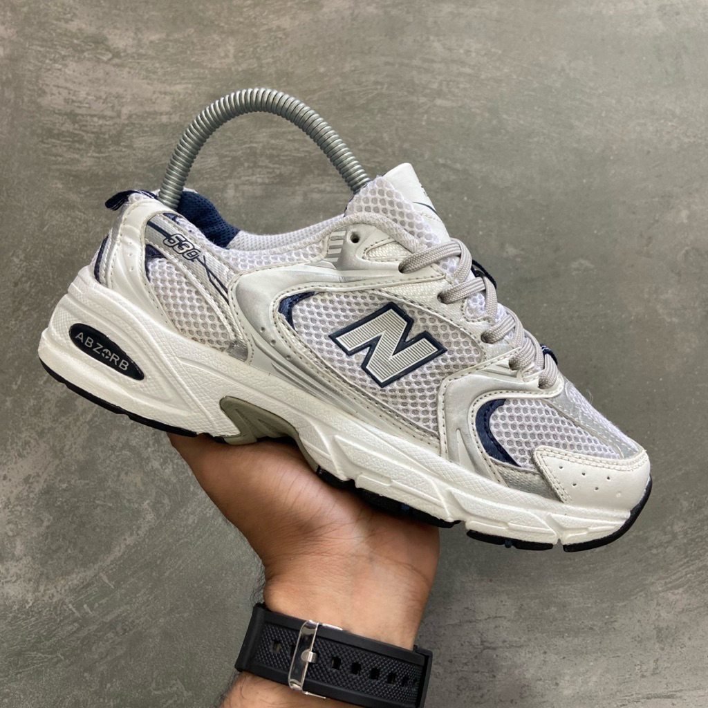 [Size 37] New Balance 530 White Navy Indigo Second. Kondisi Mulus, Harga barunya 2.5 Juta Rupiah (MR